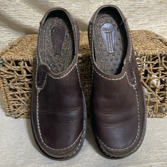 Simple Brown Leather Slip On Loafers Sz 7 - Picture 3 of 9